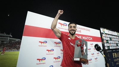 عبدالمنعم في قلب الأبطال