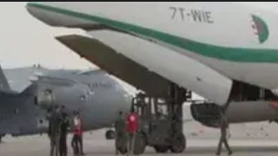 القاهرة الإخبارية: وصول طائرتين جزائريتين لمطار العريش لمساعدة غزة 