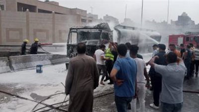 الحماية المدنية تسيطر على حريق شاحنة مواد بترولية فى السويس