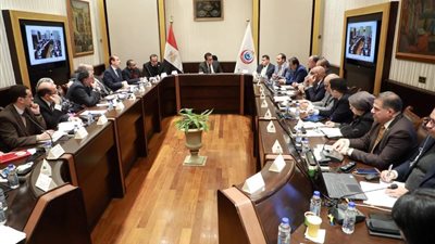 وزير الصحة يترأس الإجتماع الإسبوعي بقيادات الوزارة ووكلائها 