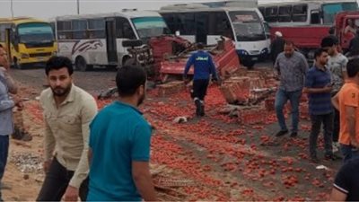 إصابة 21 عامل اثر حادث تصادم تروسيكل بميني باص بطريق بلبيس