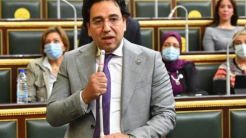 الدكتور أيمن محسب