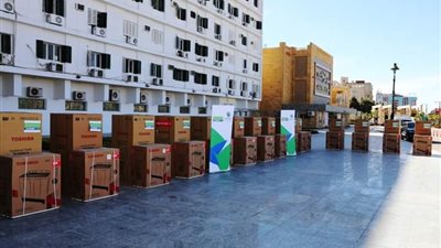 تحت شعار فرحتنا واحدة .. محافظ أسوان يسلم أجهزة العرائس لـ 15 فتاة من الأسر الأولى بالرعاية 