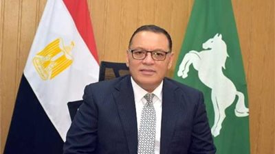 لسد حاجة المواطنين.. محافظ الشرقية يطمئن على جاهزية معارض 