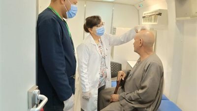 بالمجان.. توقيع الكشف على 1425 حالة بمركز ديرمواس في المنيا