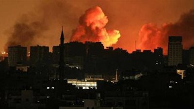 القصف الإسرائيلى يعزل قطاع غزة عن العالم الخارجى