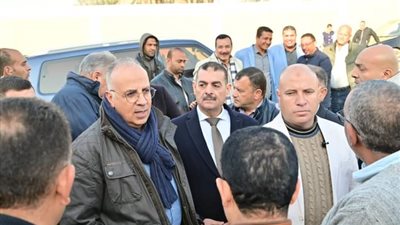 سويلم يتفقد مشروعات الري بمحافظة الفيوم