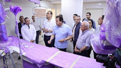 عبدالغفار يتفقد المبنى البحري بمستشفى السلام فى بورسعيد