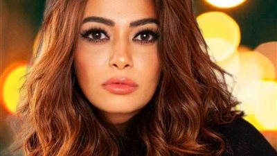 داليا مصطفى تفاجئ جمهورها بـ «روچ أسود»