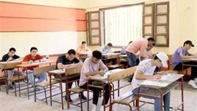 اليوم..طلاب الثانوية العامة يبدأون امتحانى الكيمياء والجغرافيا 