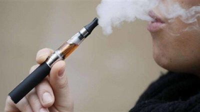 عمان توقع أقصي عقوبة على متداولي السجائر والشيشة الإلكترونية
