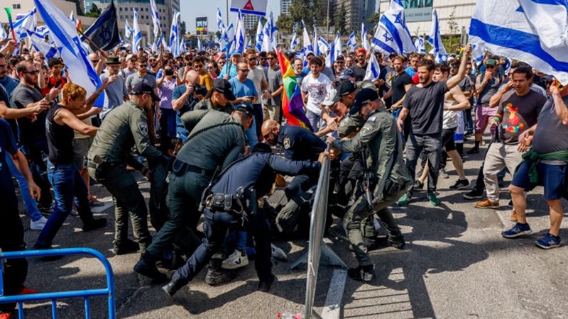 عائلات المحتجزين