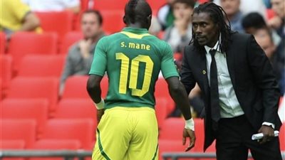 زفاف قبل البطولة: تصريحات مدرب المنتخب السنغالي حول ساديو ماني