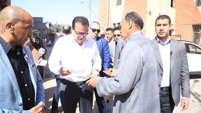 وزير الصحة يُفاجئ مستشفي بلبيس بزيارة ويتخذ قرار عاجل في حق المقصرين