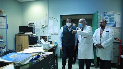 خلال زيارته المفاجئة.. وزير الصحة يُحيل مديري ونواب مستشفيي أبو المنجا والنيل للتأمين الصحي للتحقيق 
