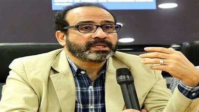 بعد تنصيبه مديرًا لدورة مهرجان القاهرة السينمائي.. من هو عصام زكريا