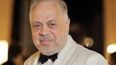 أشرف زكي عن 