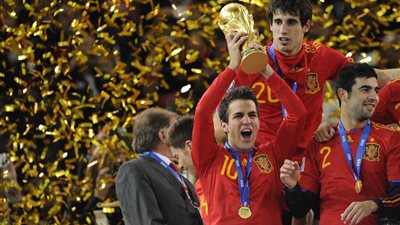 أسطورة متعددة الانتماءات.. فابريجاس يختم مسيرته