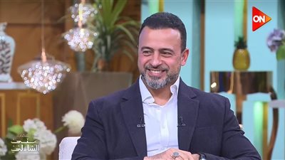 القلب يُدعى البصيرة.. الخميس مصطفى حسني ضيف منى الشاذلي