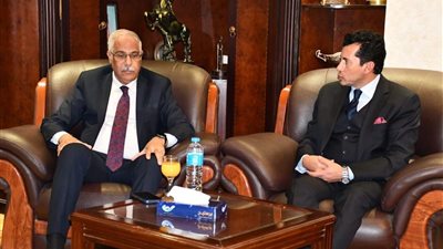 بناء تراث التشجيع: جلسة استراتيجية تجمع الوزير وأبرز شخصيات الرياضة المصرية
