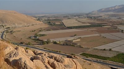 تعرض فلسطينية لإطلاق نار بالقرب من حاجز بالأغوار