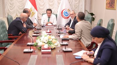 وزير الصحة يؤكد التنسيق الكامل مع لجنة الصحة بالشيوخ لخدمة المنظومة الصحية