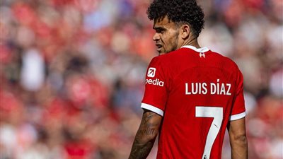 جميع الجهود مبذولة لإنقاذ والد لاعب ليڤربول: توجيهات من رئيس كولومبيا