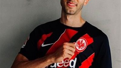 فرانكفورت يُعزز صفوفه بالتعاقد مع إلياس السخيري