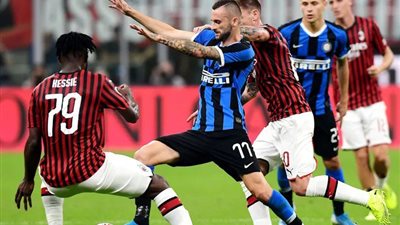 ديربي ميلانو.. الإنتر ضيفاً على ميلان في مهمة حسم لقب الدوري الإيطالي 