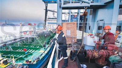 اقتصادية القناة: تنفيذ أول عملية لخدمة تموين سفن بميناء السخنة