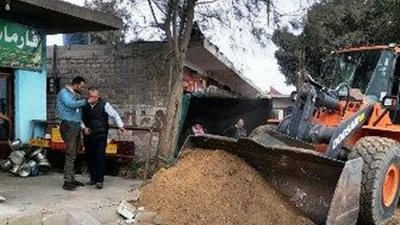 حملة موسعة لرفع وإزالة الإشغالات والتندات والتلتورات المخالفة بالحسينية