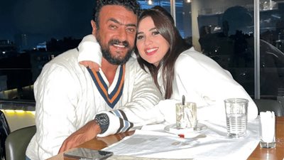 ياسمين عبد العزيز وأحمد العوضي لم يحذفا صورهما سويا