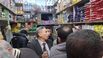 تحرير 19 محضر للمحال التجارية المخالفة بالمنيا