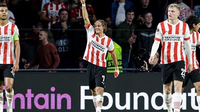 سيمونز يأخذ منعطفاً جديداً: بين البقاء والإعارة في باريس سان جيرمان