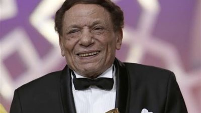 أشرف شرف يكشف سر الصداقة الطويلة بين عادل إمام وصلاح السعدني