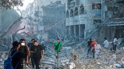 سقوط جرحى جراء استهداف إسرائيل لمركز توزيع الدقيق التابع لوكالة غوث