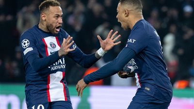 لاعب باريس سان جيرمان يكشف عن مستقبله مع الفريق