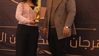 تكريم حنان عادل كأفضل ممثلة في مهرجان 