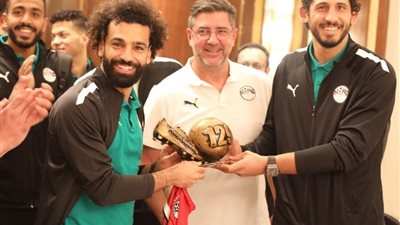 فى موطنه الثاني.. فيتوريا يحتفل بمرور عام في تدريب الفراعنة