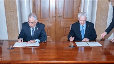 النائب العام يلتقي نظيره المجري في بودابست (صور)