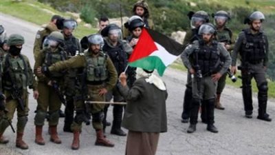 القاهرة الإخبارية: الإحتلال يغلق العديد من البلدات وتشن غارات عنيفة بالضفة الغربية 