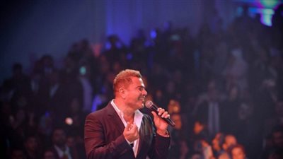 احتفالاً بافتتاح أحد الفنادق.. عمرو دياب يحيي حفلاً غنائياً فى العاصمة الإدارية