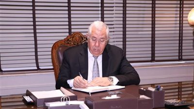 «القصير» يوجه الباحثين بإيجاد حلول استباقية لمشكلات تواجه الزراعة