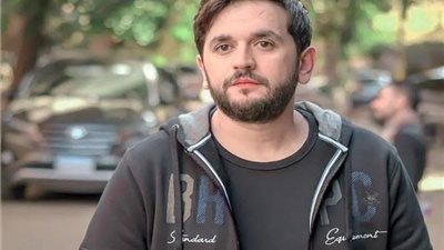 محو أمنية وفراولة.. أحدث أعمال الفنان مصطفى خاطر في ذكرى ميلاده