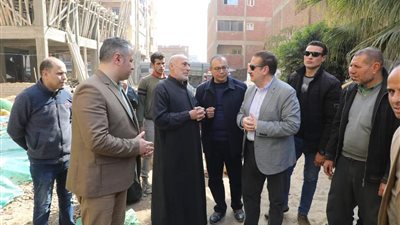 حملات مكثفة لصيانة أعمدة الإنارة وشبكة الكهرباء بـ ميت فارس بالمنوفية