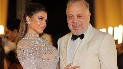 الوحدة الفنية.. أشرف زكي يدعم روجينا خلال ندوتها في مهرجان الباطنة