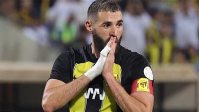 قاطفة الشائعات: ممثلو بنزيمة يفندون مزاعم الرحيل من صفوف اتحاد جدة