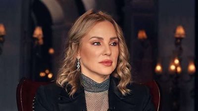 شيرين رضا تنفي أن لقاءها الأول بـ عمرو دياب كان في حفل زفاف بـ 