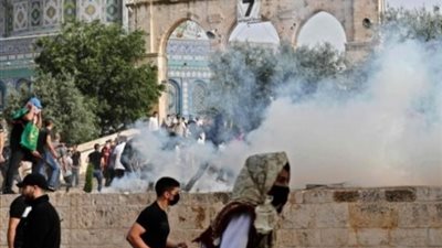 وفا: قوات الإحتلال تعتدي على المصلين في بيت لحم