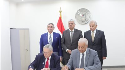 وزير التعليم العالي يشيد بأهمية بروتوكول التعاون بين جامعة العلمين